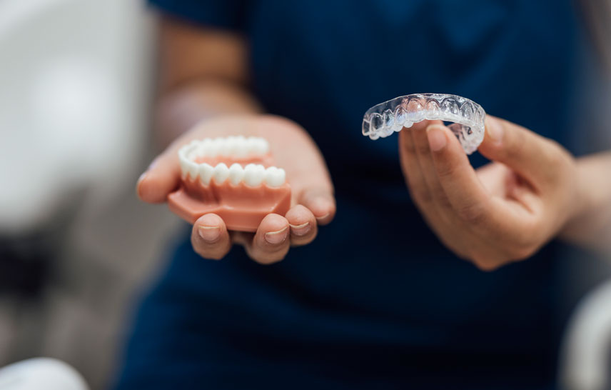 Clear braces vs Invisalign®: Which is better for your lifestyle? Clear braces vs Invisalign®: Which is better for your lifestyle?